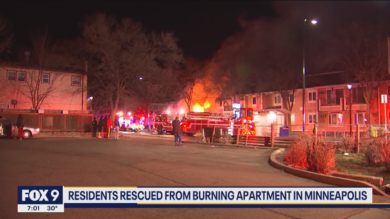 Residents rescued from apartment fire