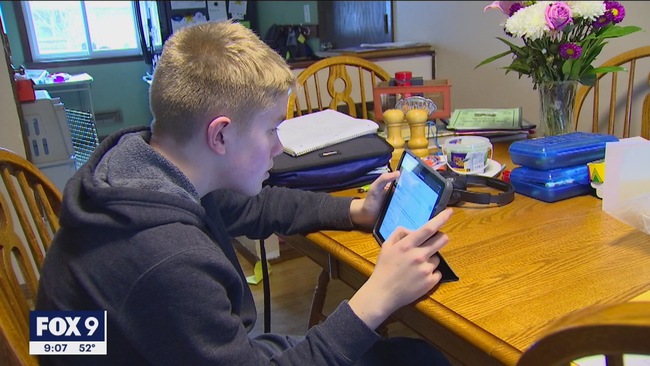 Some schools still struggling as Minnesota students move to online learning